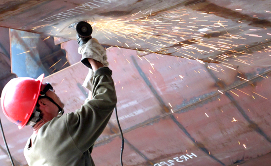 Giá trị sản xuất công nghiệp tăng trưởng 14% trong năm 2010