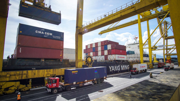 Kinh tế miền Trung: Khi lợi thế có thể thành bất lợi