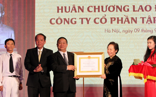 Phía sau hành trình dẫn đầu của Tập đoàn Hoa Sen