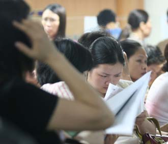 Thị trường đi xuống, tìm “giải pháp mạnh” nào?