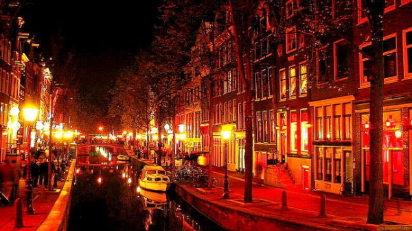 Muốn lập “khu kinh doanh nhạy cảm”, phải chờ sửa luật