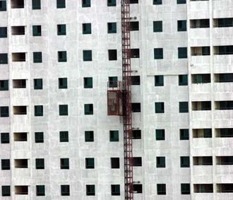 “Đừng vội lo cho chủ đầu tư bất động sản”