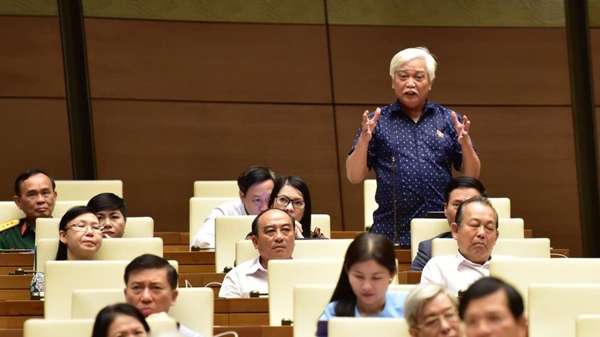 Tranh luận thu hút hiền tài: “Đừng giáo điều và đừng chụp mũ”