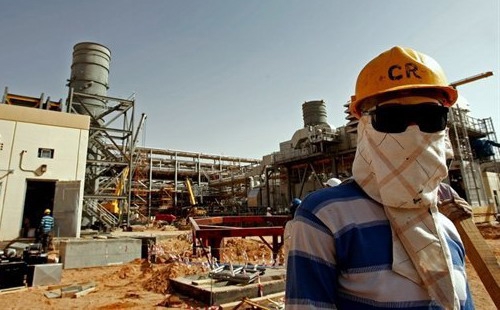 Giá dầu WTI lần đầu tiên vượt 40 USD/thùng từ đầu năm