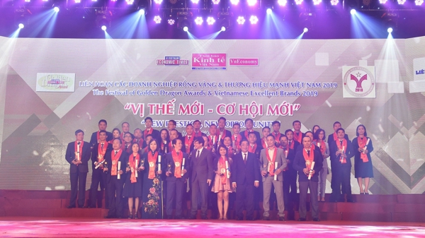 VIDEO: Vinh danh các doanh nghiệp Rồng Vàng và Thương hiệu Mạnh