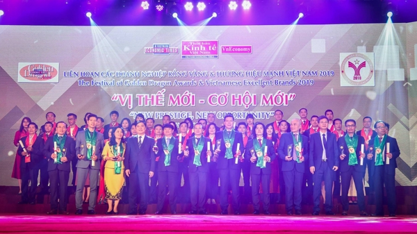 Toàn cảnh lễ vinh danh các Doanh nghiệp Rồng Vàng và Thương hiệu Mạnh Việt Nam 