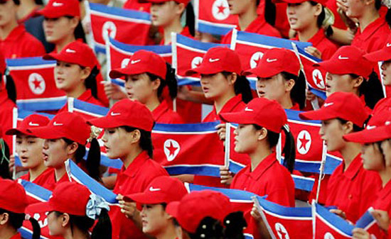 Phụ nữ Triều Tiên được phép mặc quần tây