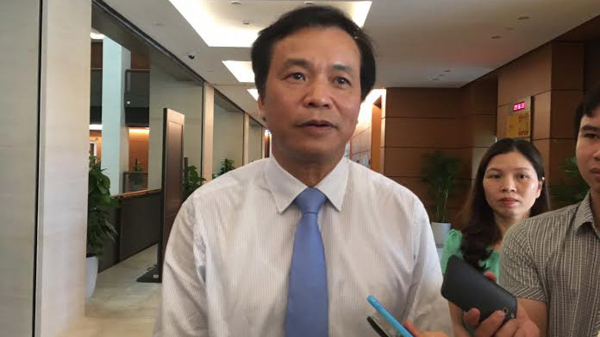 Nói thêm chuyện bà Nguyệt Hường có hai quốc tịch