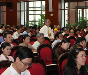 Chất vấn: Đòi hỏi và chia sẻ