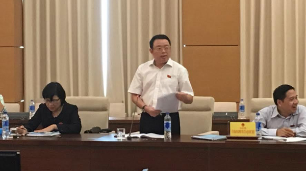 “Chủ tịch nói vừa ký vừa run, tôi chia sẻ”