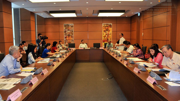 Cân nhắc chế tài miễn trách nhiệm khi cơ cấu ngân hàng yếu kém 