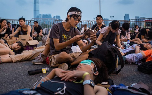 Nhiều người biểu tình Hồng Kông đã thấm mệt