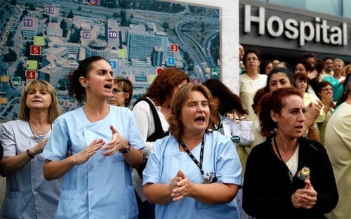 4 người Tây Ban Nha nhập viện để ngăn Ebola lan rộng