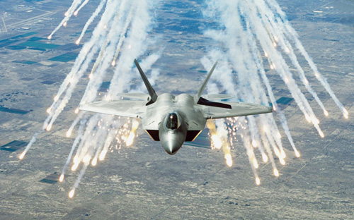 Cận cảnh chiến đấu cơ F-22 Mỹ dùng không kích IS