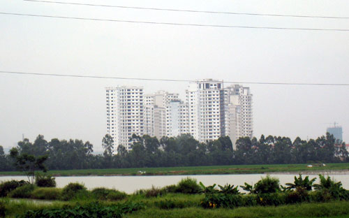 “Sóng” giảm giá địa ốc lan từ Nam ra Bắc