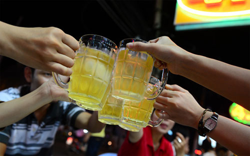 Đề nghị không bán rượu bia trong ngày làm việc