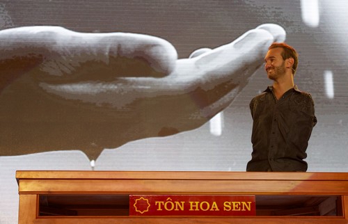 Diễn giả Nick Vujicic “âm thầm” trở lại Việt Nam