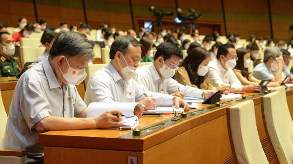 Chính phủ đề nghị được áp dụng biện pháp chống dịch như trong điều kiện ban bố tình trạng khẩn cấp