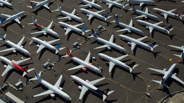 Các hãng bay thế giới quay cuồng trong cuộc chiến sinh tử 