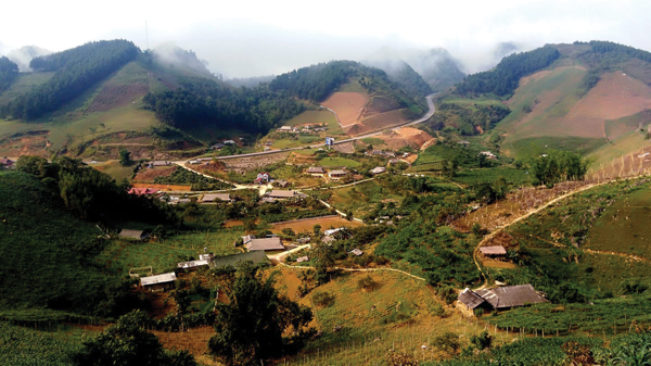 Bản Hua Tạt còn giữ lại những nếp cổ truyền