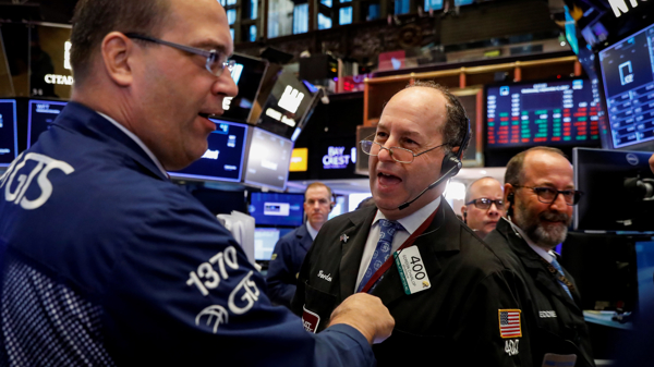 Chứng khoán Mỹ bật tăng, giá dầu lao dốc do tin về Iran, Bitcoin đi lên