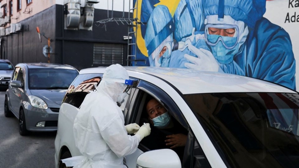 Omicron tiếp tục lây lan, toàn cầu có 400 triệu ca nhiễm Covid-19