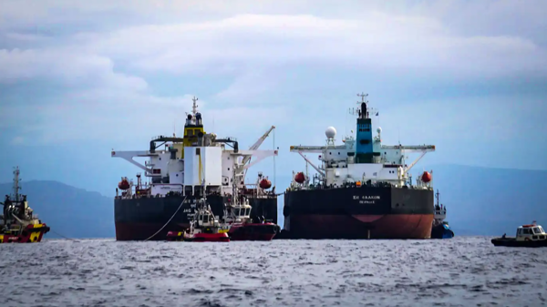 Bị trừng phạt, Nga vẫn bán dầu cho châu Âu bằng cách nào?