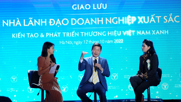 Ông Trương Gia Bình, bà Lê Hồng Thủy Tiên tham dự talkshow đặc biệt do VnEconomy tổ chức
