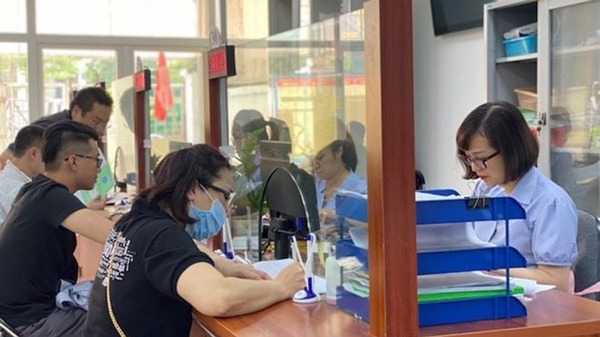 Đề nghị cải cách tiền lương để khắc phục tình trạng công chức nghỉ việc 