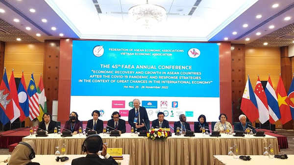 Giới kinh tế học ASEAN bàn cách vực dậy tăng trưởng giữa lúc thế giới đầy bất ổn