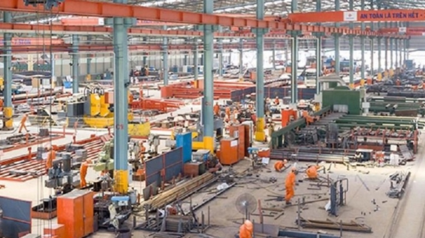Sản xuất công nghiệp tăng chậm do đơn hàng giảm