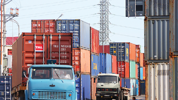 Phát triển trung tâm logistics: Tránh tình trạng “kẻ ăn không hết, người lần chẳng ra”