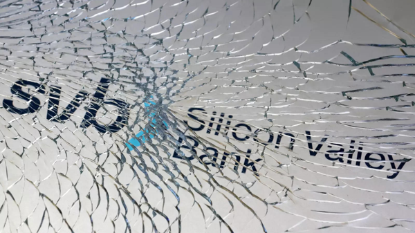 Giới chức Mỹ ở đâu khi SVB sụp đổ?