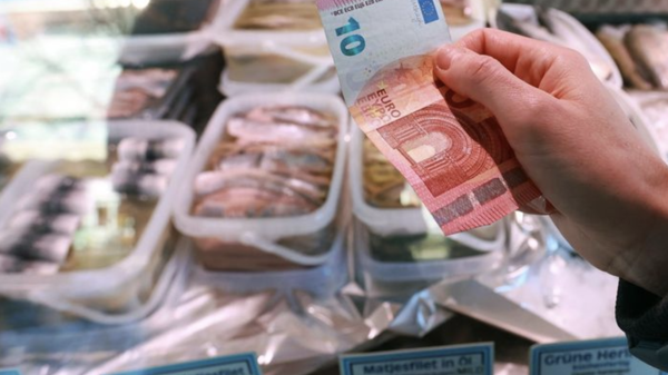 Sau khủng hoảng năng lượng, châu Âu hứng cú sốc giá thực phẩm