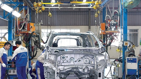 Bộ trưởng Bộ Tài chính nêu lý do không mở rộng giảm thuế VAT với ô tô nhưng giảm 50% lệ phí trước bạ