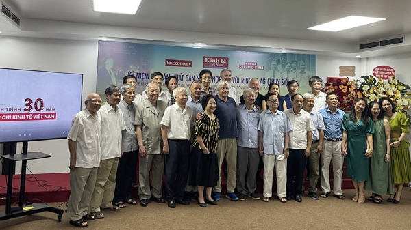 Ba mươi năm trước, ngày này…