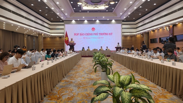 26 đoàn công tác Chính phủ tiếp nhận hơn 1.000 kiến nghị, xử lý ngay 300 kiến nghị