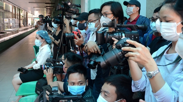 Kề vai sát cánh: Báo chí cùng doanh nghiệp vượt mọi khó khăn