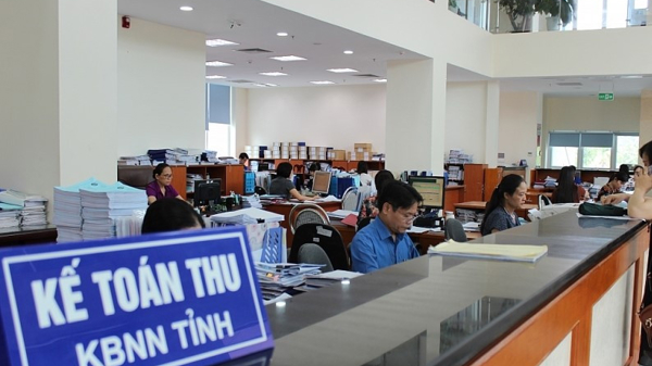 Thu ngân sách tháng 8 giảm mạnh