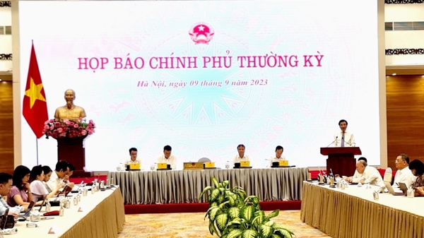 GDP tăng trưởng thấp đặt ra nhiệm vụ nặng nề cho những tháng cuối năm