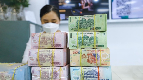 Áp lực lợi nhuận và nợ xấu tiếp tục đè nặng ngân hàng