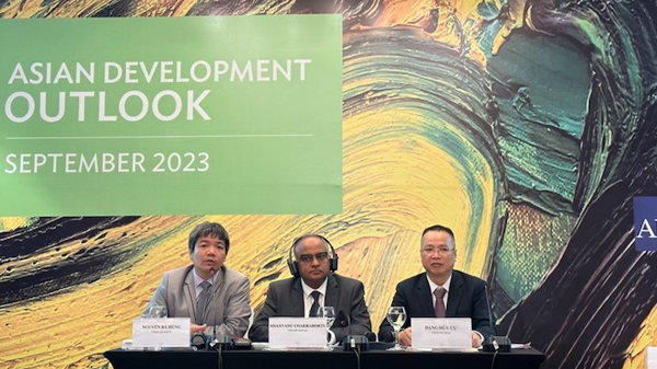 ADB dự báo thặng dư tài khoản vãng lai năm 2023 của Việt Nam khoảng 3% GDP
