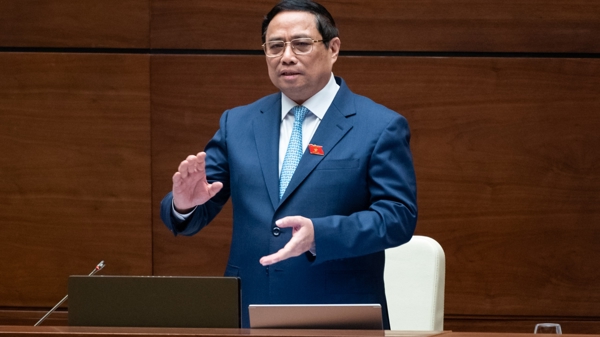 Thủ tướng: Xây dựng lương công chức tiệm cận khu vực doanh nghiệp