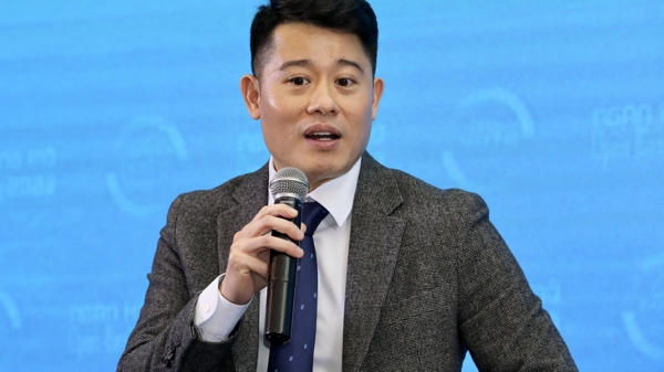 Khách hàng được lợi gì khi ngân hàng chuyển đổi mô hình kinh doanh từ đóng sang mở?