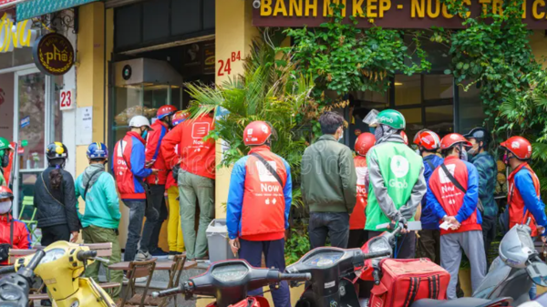 Kinh tế khó khăn, vì đâu thu ngân sách cán đích phút cuối?