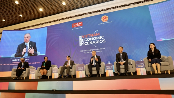 Hình ảnh và phát ngôn ấn tượng tại Diễn đàn Kịch bản Kinh tế Việt Nam 2024 