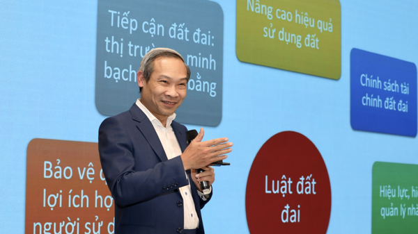 Ông Phan Đức Hiếu: 