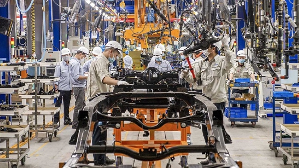 Sản xuất công nghiệp tiếp tục khởi sắc, ngành chế biến, chế tạo dẫn dắt tăng trưởng