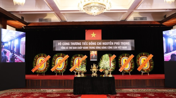 Tang lễ Tổng Bí thư Nguyễn Phú Trọng tại Hội trường Thống Nhất, TP.HCM và quê nhà Đông Anh