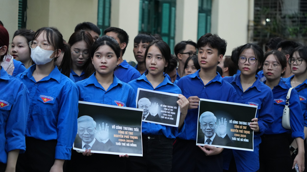 [Phóng sự ảnh]: Nhân dân bắt đầu vào viếng Tổng Bí thư Nguyễn Phú Trọng tại Hà Nội